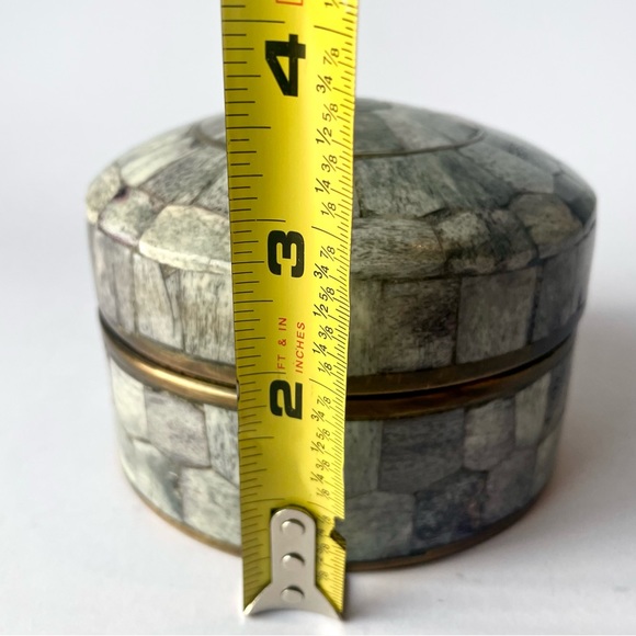 Interlude Home Gianna Bone and Brass Designer Trinket Boxes - Set of 2 - Picture 7 of 11
